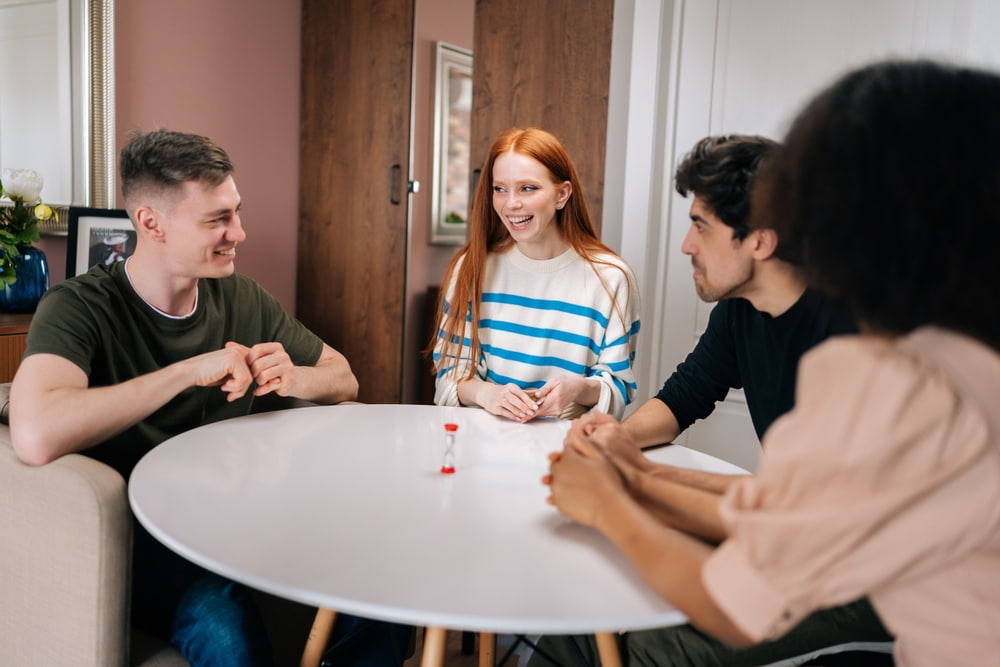 เหมียวระเบิด การ์ดเกมสนุก ๆ น่าเล่นในวงปาร์ตี้